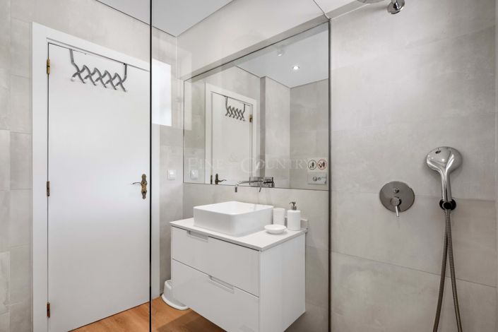 Image No.22-2 Bed Apartment for sale