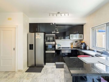 2104-352302-b952a8cbdbc2fd66601ce91bb265b9cce