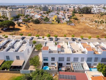 2104-352302-b952a8cbdbc2fd66601ce91bb265b9cce