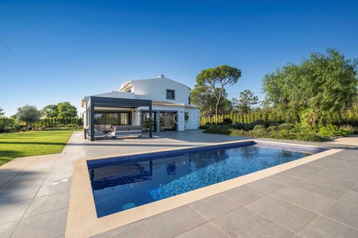 Image No.1-3 Bed Property for sale