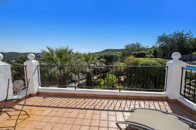 2104-349667-b952a8cbdbc2fd66601ce91bb265b9cce