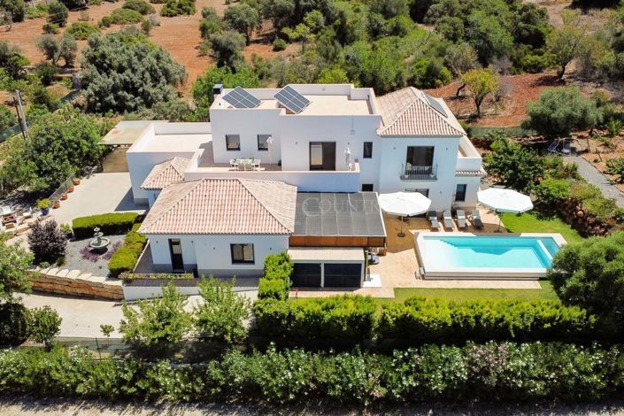 Image No.1-4 Bed Property for sale