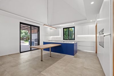 2104-352653-b952a8cbdbc2fd66601ce91bb265b9cce