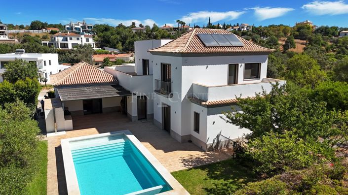 Image No.2-4 Bed Property for sale