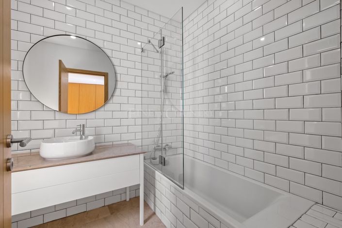 Image No.21-4 Bed Property for sale