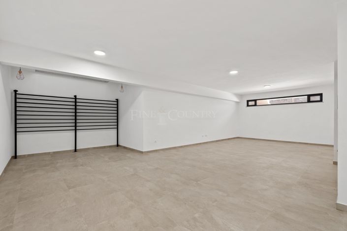 Image No.30-4 Bed Property for sale