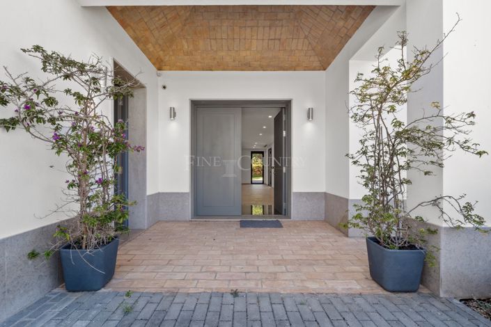 Image No.53-4 Bed Property for sale