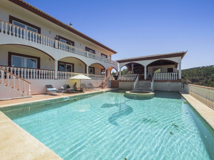 Image No.1-4 Bed Property for sale