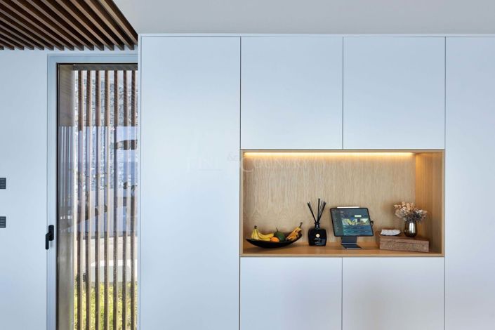 Image No.69-3 Bed Property for sale