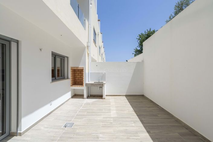 Image No.12-3 Bed Townhouse for sale