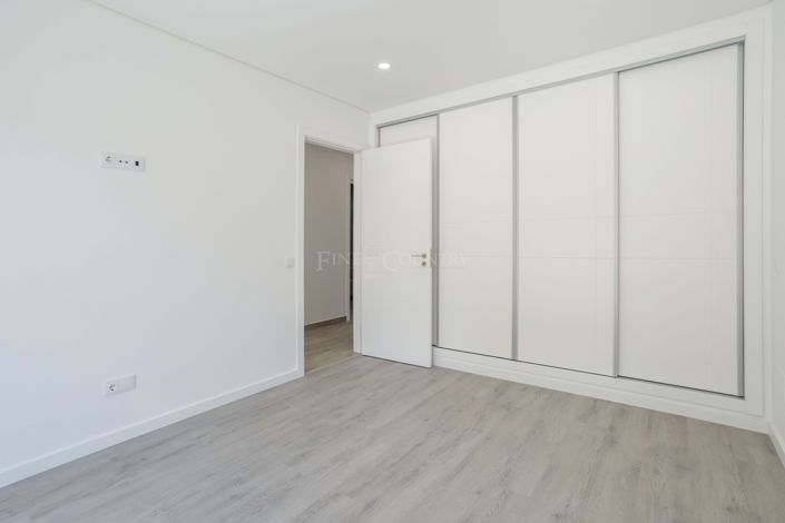 Image No.29-3 Bed Townhouse for sale