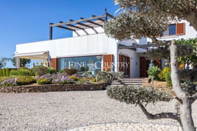 4 Bed Property for sale