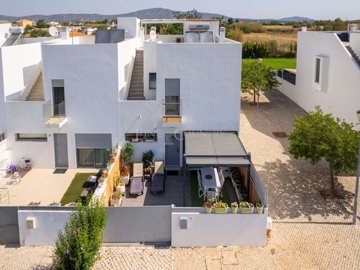 Jumelé de 3 chambres à vendre à Quelfes