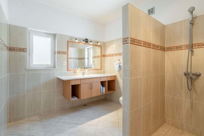 Image No.28-4 Bed Villa for sale