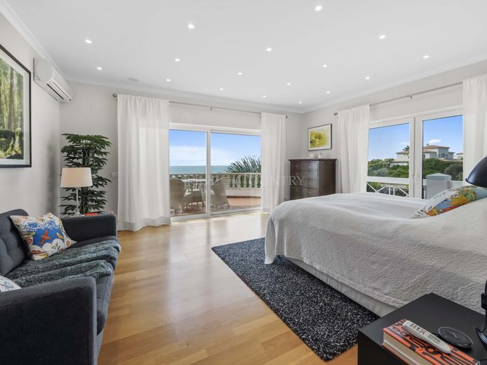 Image No.63-7 Bed Property for sale