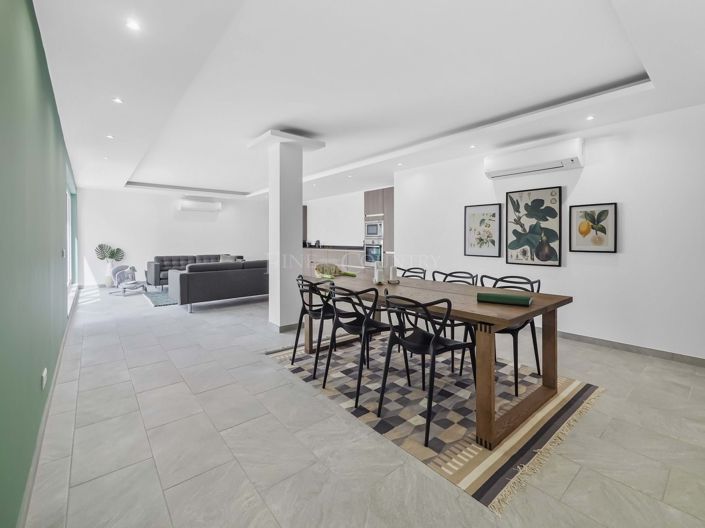 Image No.71-7 Bed Property for sale