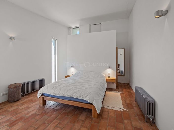 Image No.21-3 Bed Property for sale