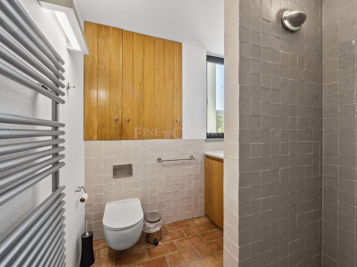 Image No.22-3 Bed Property for sale