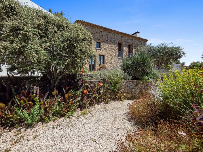 Image No.53-3 Bed Property for sale