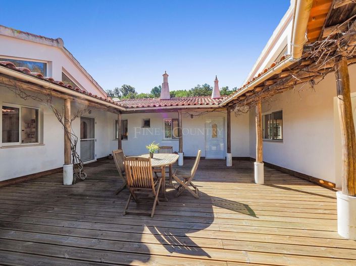 Image No.26-5 Bed Property for sale