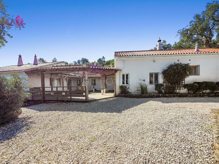 Image No.27-5 Bed Property for sale