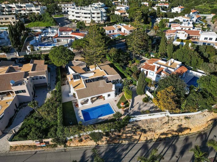 Image No.2-Propriété de 3 chambres à vendre à Carvoeiro