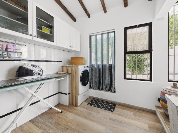 Image No.16-3 Bed Property for sale