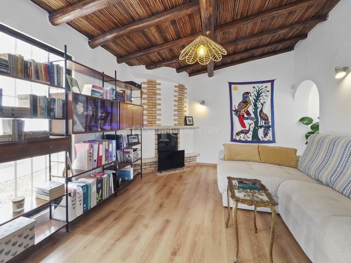 Image No.18-3 Bed Property for sale