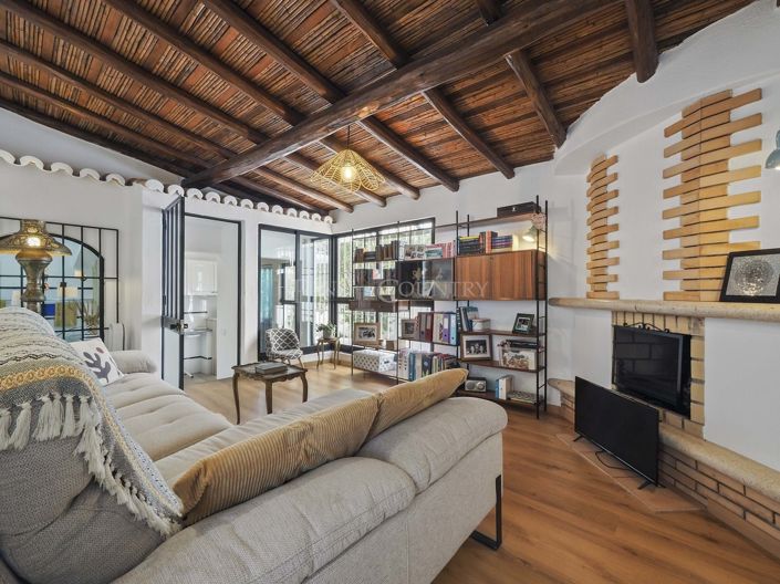 Image No.19-3 Bed Property for sale