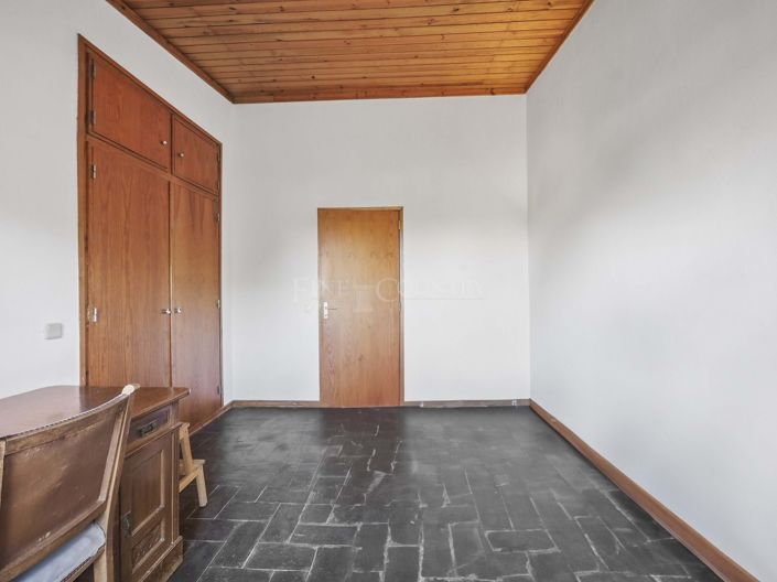 Image No.11-3 Bed Property for sale