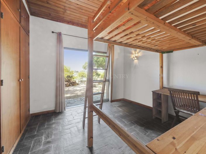 Image No.13-3 Bed Property for sale