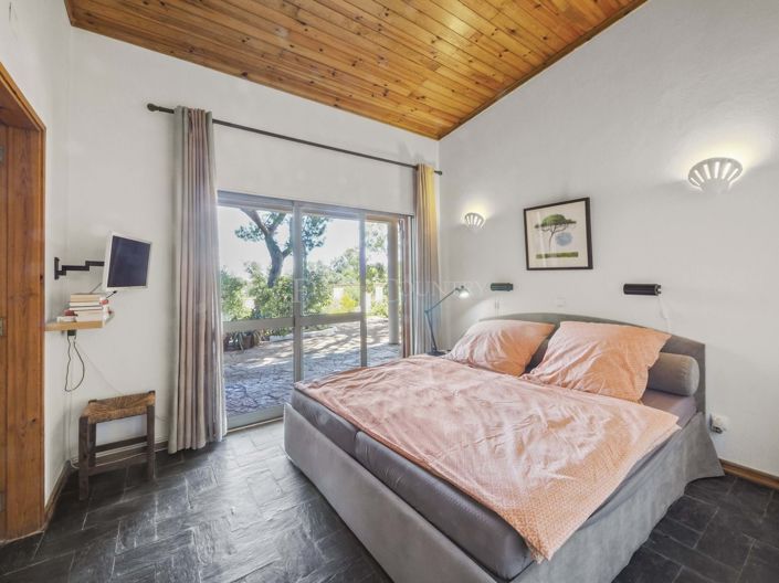 Image No.17-3 Bed Property for sale