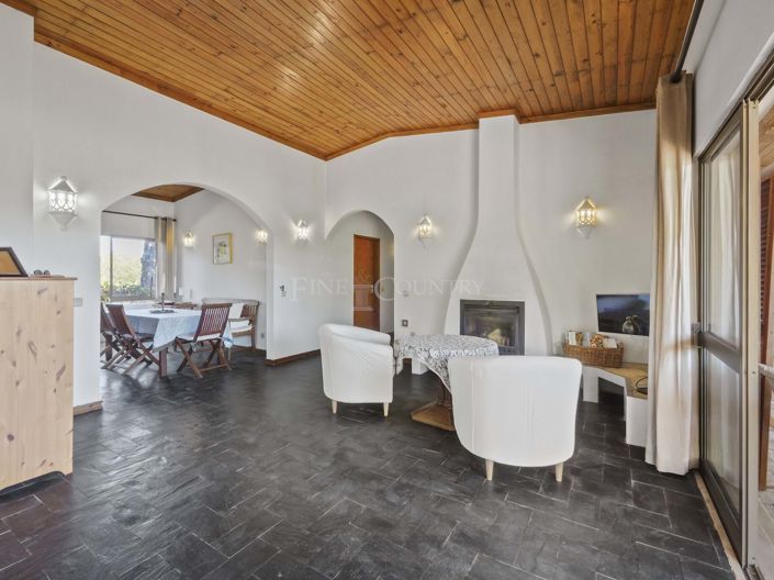 Image No.3-3 Bed Property for sale