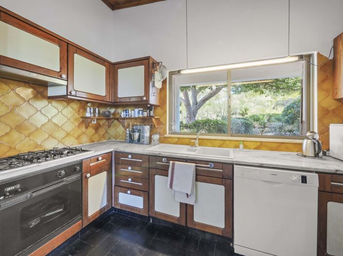 Image No.8-3 Bed Property for sale