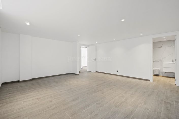 Image No.37-4 Bed Semi-Detached for sale