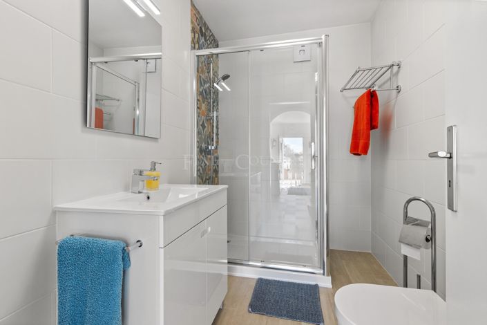 Image No.36-5 Bed Villa for sale