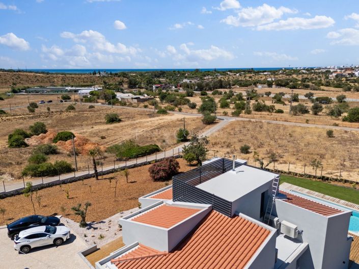 Image No.43-6 Bed Property for sale