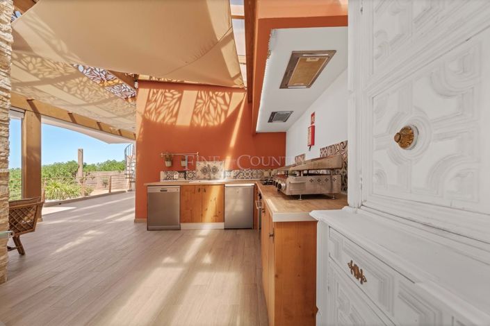 Image No.20-5 Bed Villa for sale