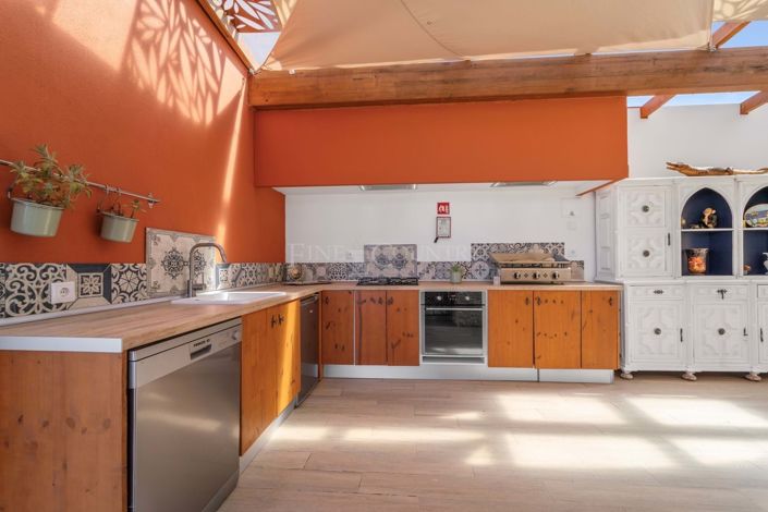 Image No.21-5 Bed Villa for sale