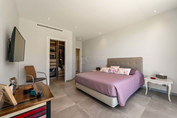 Image No.28-5 Bed Villa for sale