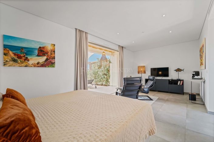 Image No.43-5 Bed Villa for sale