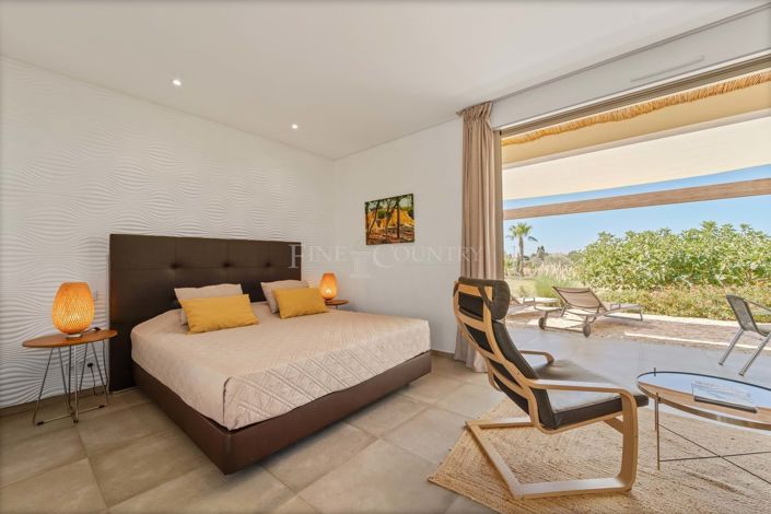 Image No.48-5 Bed Villa for sale