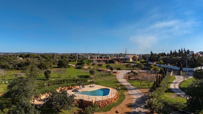 Image No.72-5 Bed Villa for sale