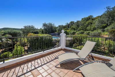 2104-349667-b952a8cbdbc2fd66601ce91bb265b9cce