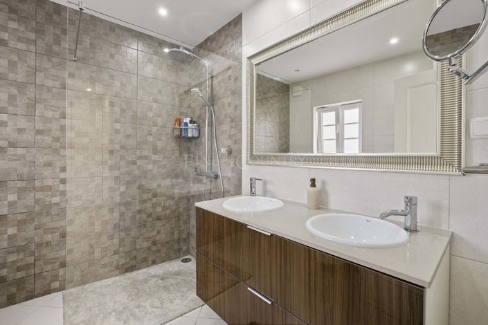 Image No.25-4 Bed Villa for sale