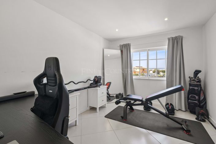 Image No.26-4 Bed Villa for sale