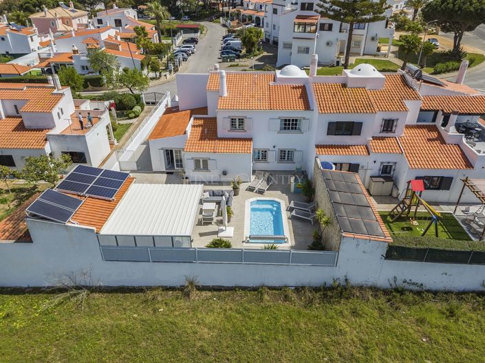 Image No.8-4 Bed Villa for sale