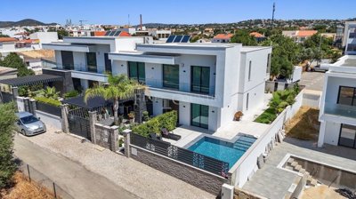 4 Bed Property for sale