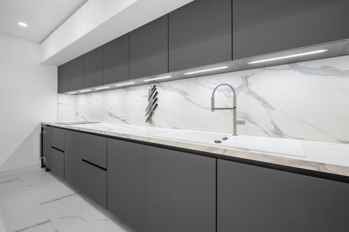 Image No.21-3 Bed Property for sale