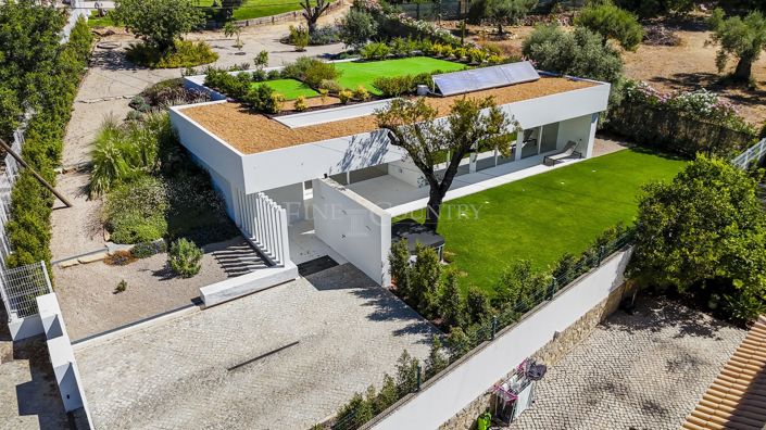 Image No.28-3 Bed Property for sale